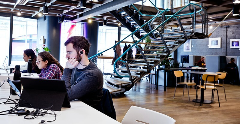 Quais Cuidados Tornam o Ambiente de Trabalho Mais Seguro?